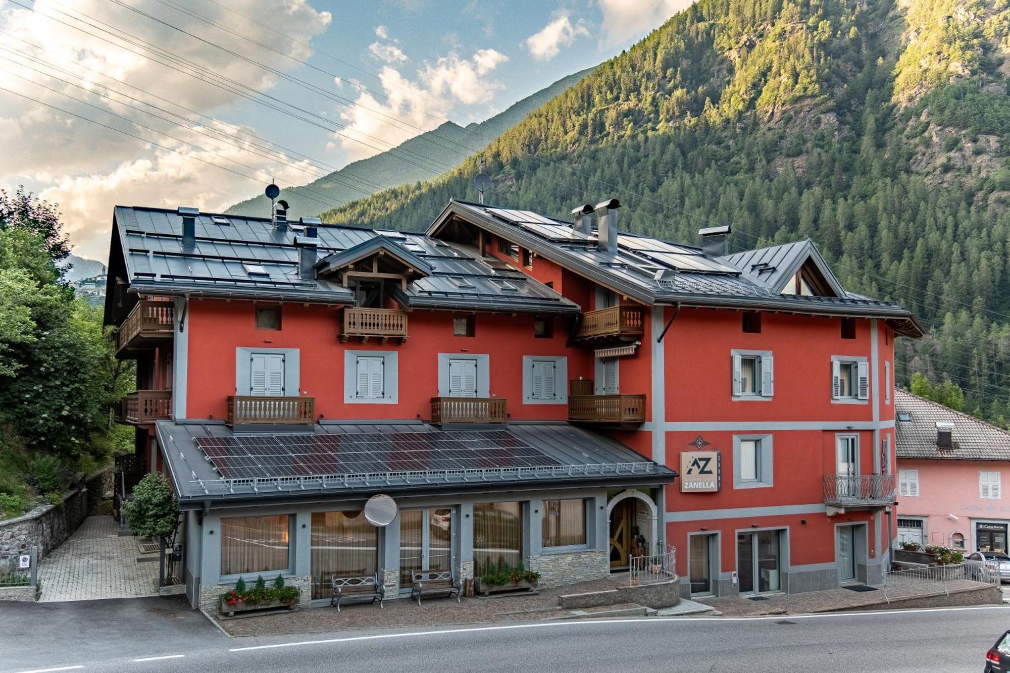 Hotel Garnì Zanella Fucine Esterno foto